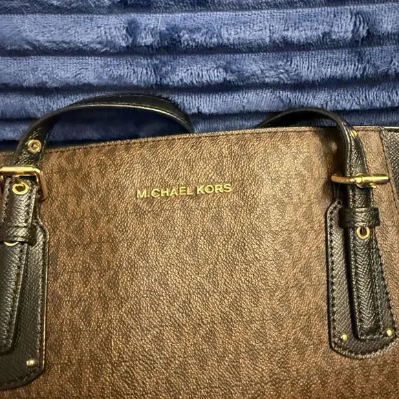 Michael Kors Elegant Brown and Black Tote - Picture 3 of 15